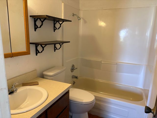 25490 S 607 Road, Grove, OK 74344