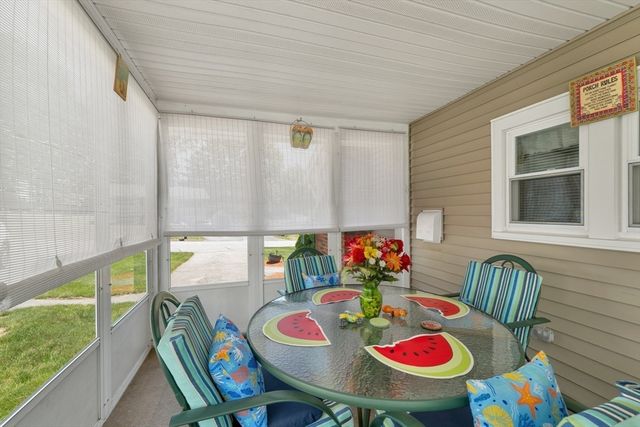 38 Dexter Ave, Dracut, MA 01826