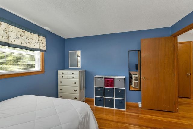 38 Dexter Ave, Dracut, MA 01826