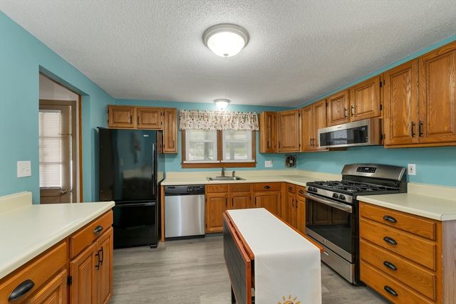 38 Dexter Ave, Dracut, MA 01826