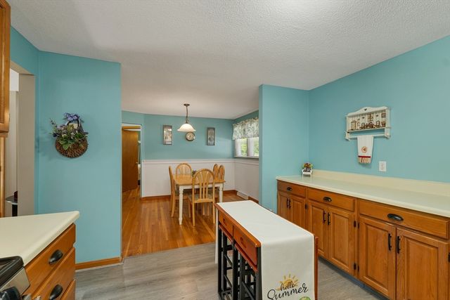 38 Dexter Ave, Dracut, MA 01826