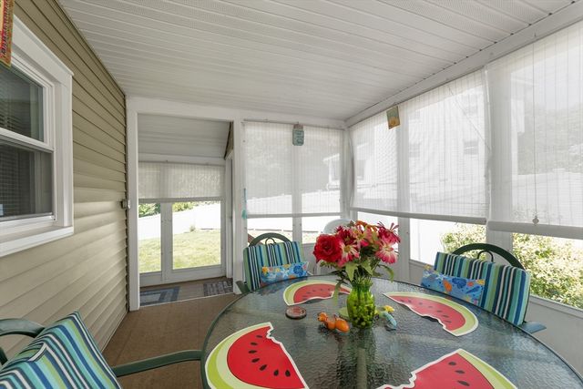 38 Dexter Ave, Dracut, MA 01826