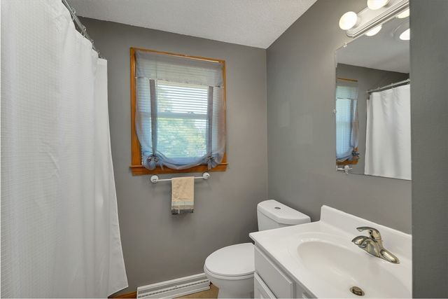 38 Dexter Ave, Dracut, MA 01826