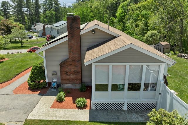 38 Dexter Ave, Dracut, MA 01826