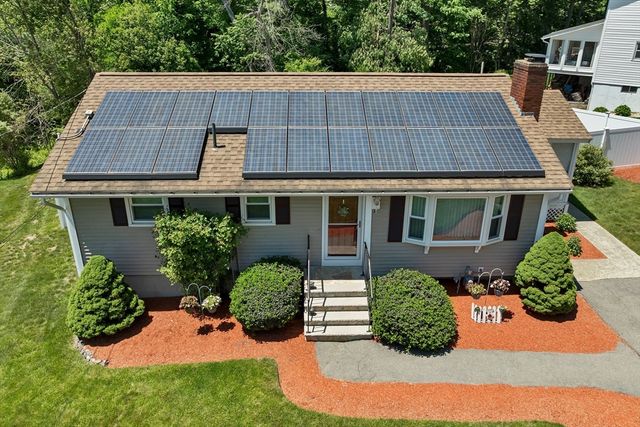 38 Dexter Ave, Dracut, MA 01826