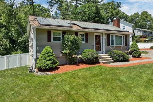 38 Dexter Ave, Dracut, MA 01826