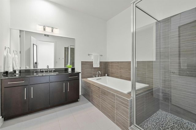 1101 Ivean Pearson RD D204, Lago Vista, TX 78645