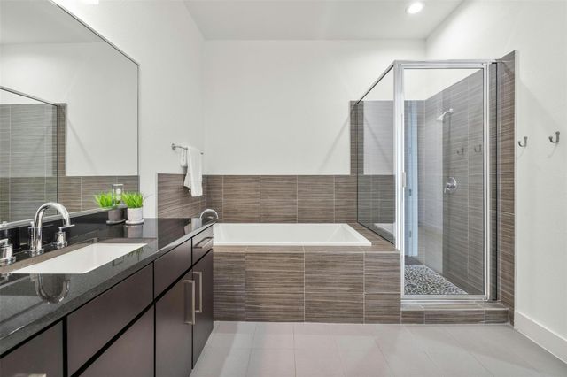 1101 Ivean Pearson RD D204, Lago Vista, TX 78645