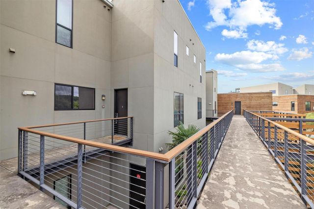 1101 Ivean Pearson RD D204, Lago Vista, TX 78645