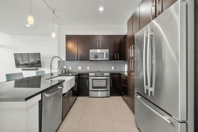 1101 Ivean Pearson RD D204, Lago Vista, TX 78645