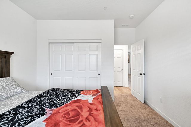 2481 N Pearwood Avenue, Fresno, CA 93727