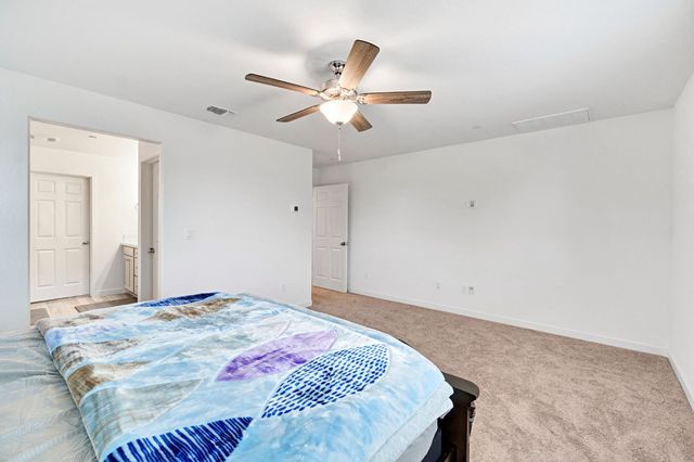 2481 N Pearwood Avenue, Fresno, CA 93727