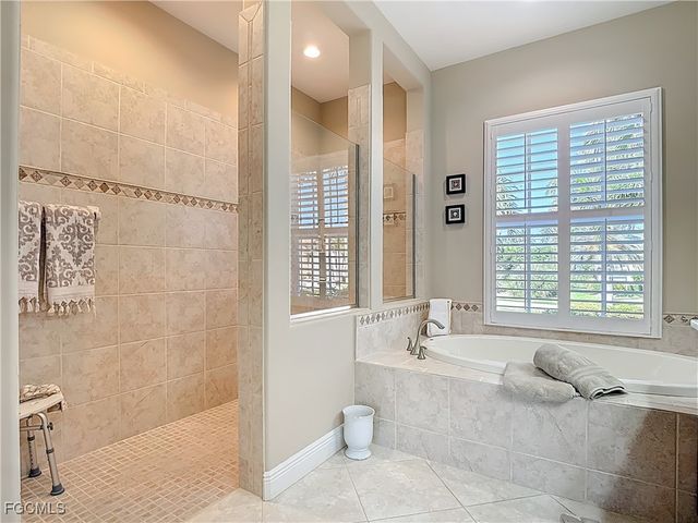 5257 Nautilus DR, Cape Coral, FL 33904