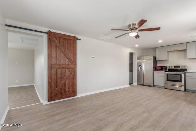 9424 N 2ND Place, Phoenix, AZ 85020