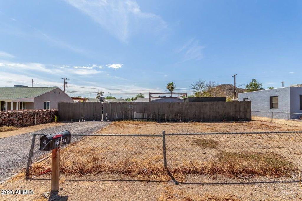 9424 N 2ND Place, Phoenix, AZ 85020 — photo 2