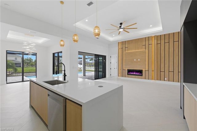 1936 SW 8th PL, Cape Coral, FL 33991