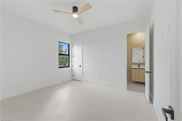 1936 SW 8th PL, Cape Coral, FL 33991