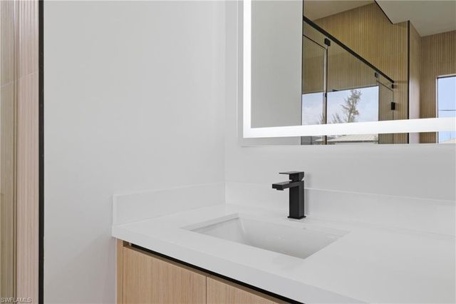 1936 SW 8th PL, Cape Coral, FL 33991