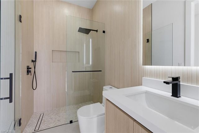 1936 SW 8th PL, Cape Coral, FL 33991