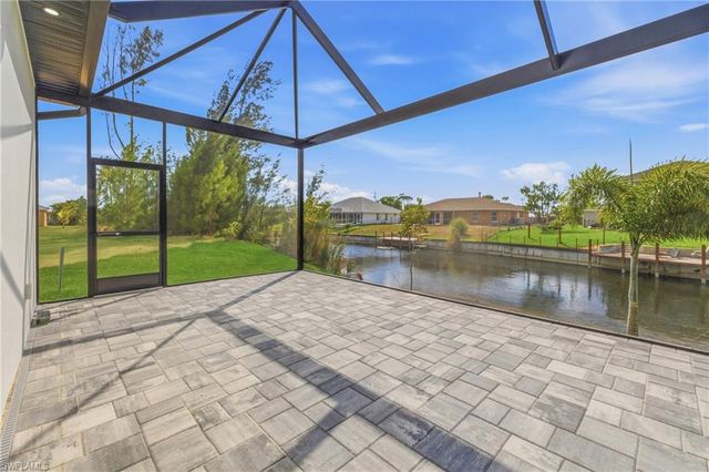 1936 SW 8th PL, Cape Coral, FL 33991