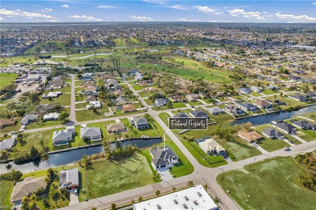 1936 SW 8th PL, Cape Coral, FL 33991