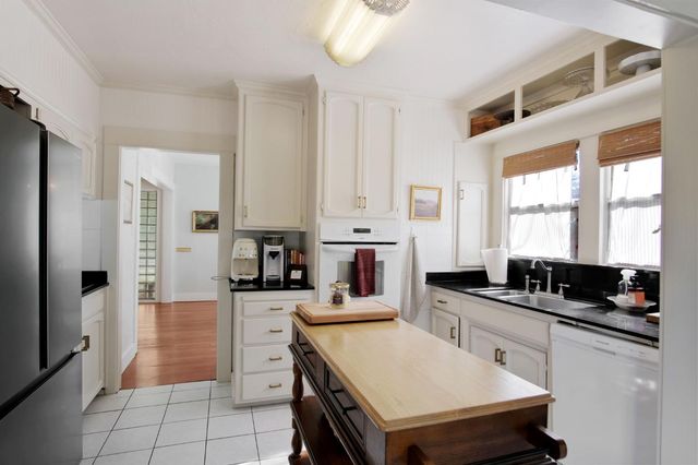 525 Semple St, Modesto, CA 95354