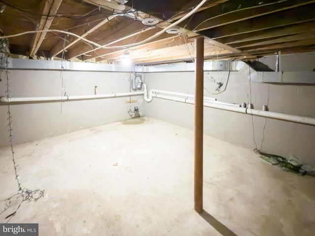 1616 DIAMOND ST, Philadelphia, PA 19121