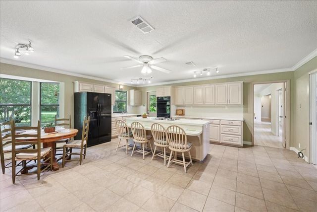 3010 Kelly Street, West Orange, TX 77630