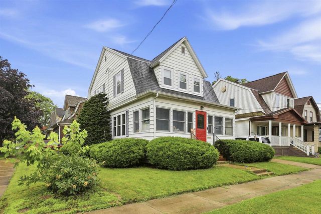 1044 MT VERNON STREET, Oshkosh, WI 54901