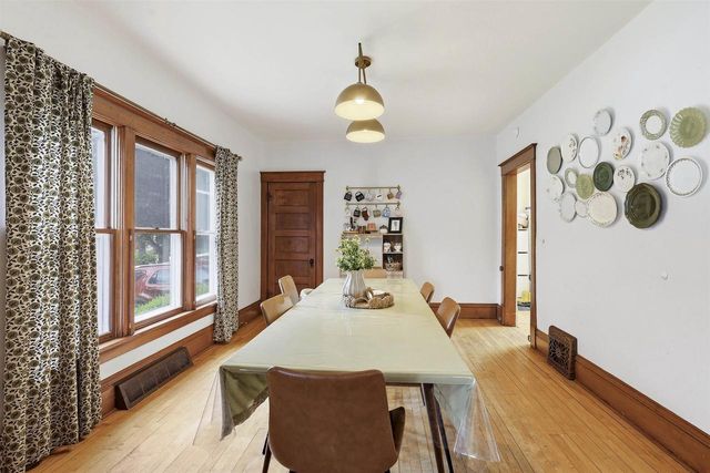 1044 MT VERNON STREET, Oshkosh, WI 54901