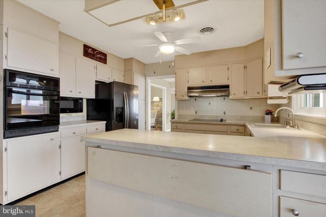 110 LEES MILL RD, Hampstead, MD 21074