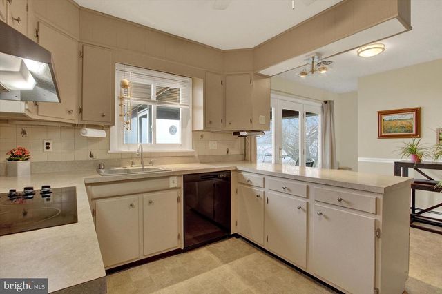 110 LEES MILL RD, Hampstead, MD 21074