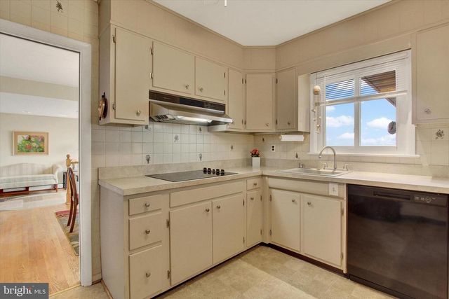 110 LEES MILL RD, Hampstead, MD 21074