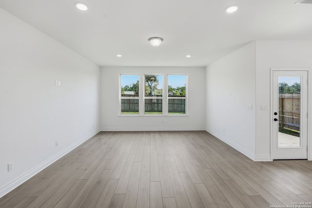 1417 Hallettsville, San Antonio, TX 78253