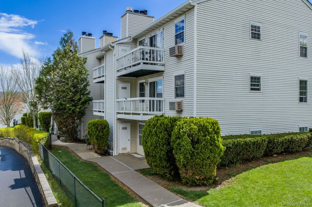 18 Lexington Hill 8, Harriman, NY 10926
