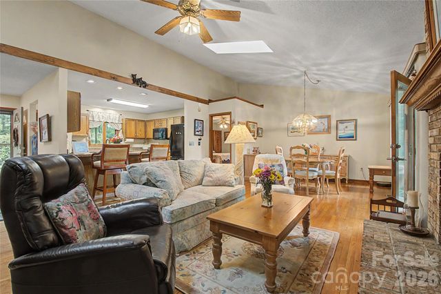 383 Ravenwood Lane, Horse Shoe, NC 28742