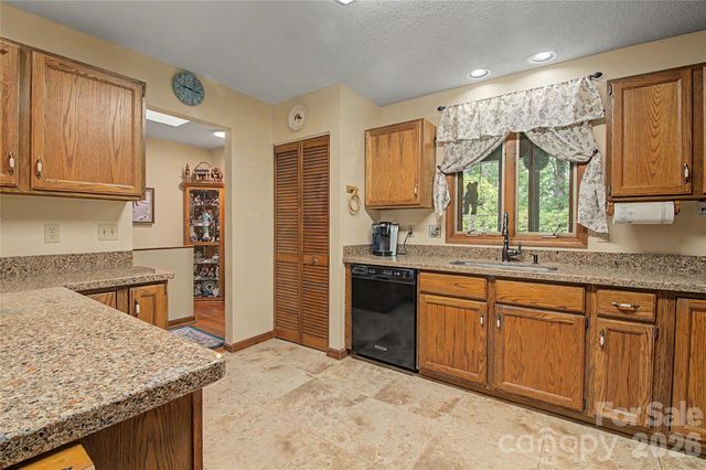 383 Ravenwood Lane, Horse Shoe, NC 28742