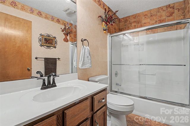 383 Ravenwood Lane, Horse Shoe, NC 28742
