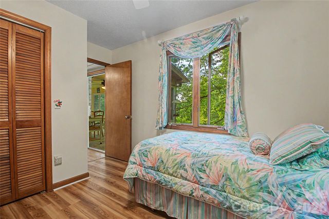 383 Ravenwood Lane, Horse Shoe, NC 28742
