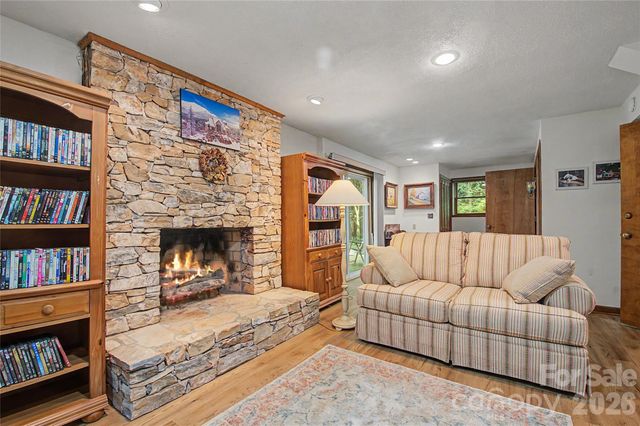 383 Ravenwood Lane, Horse Shoe, NC 28742