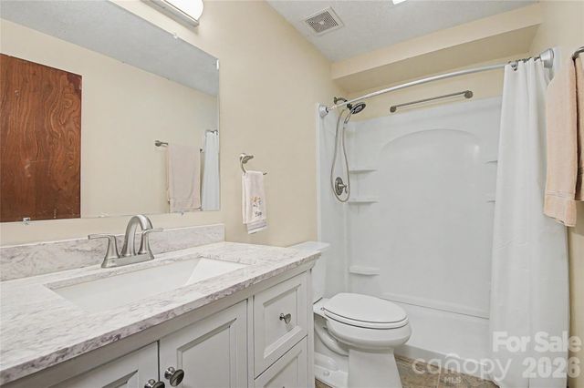 383 Ravenwood Lane, Horse Shoe, NC 28742