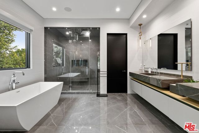 828 N Gardner Street, Los Angeles, CA 90046
