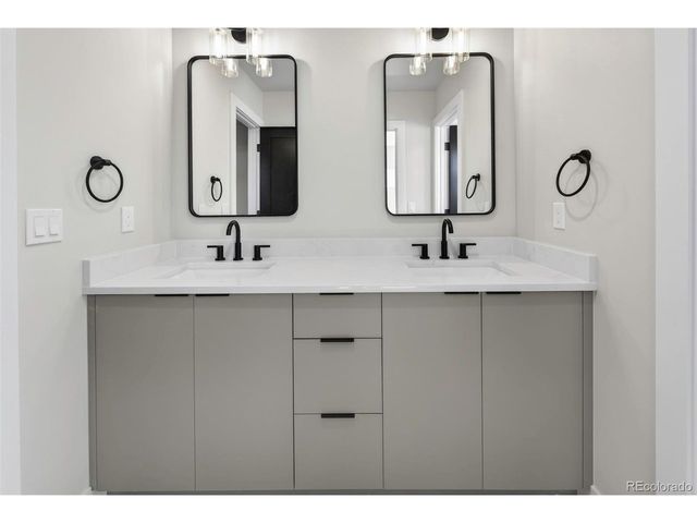 826 N Cherry St 2, Denver, CO 80220