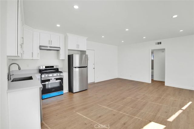 13018 Valleyheart Drive 8, Studio City, CA 91604