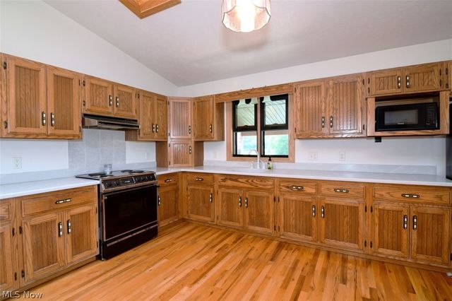 15227 Leroy Road, Thompson, OH 44086