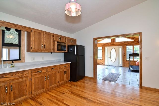 15227 Leroy Road, Thompson, OH 44086