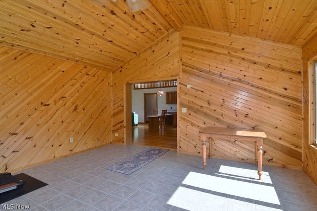 15227 Leroy Road, Thompson, OH 44086