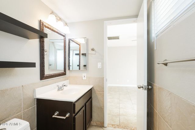 9025 W MACKENZIE Drive, Phoenix, AZ 85037