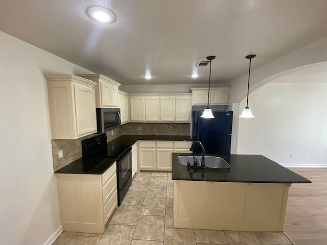 1901 Stonegrove Road, Bentonville, AR 72713