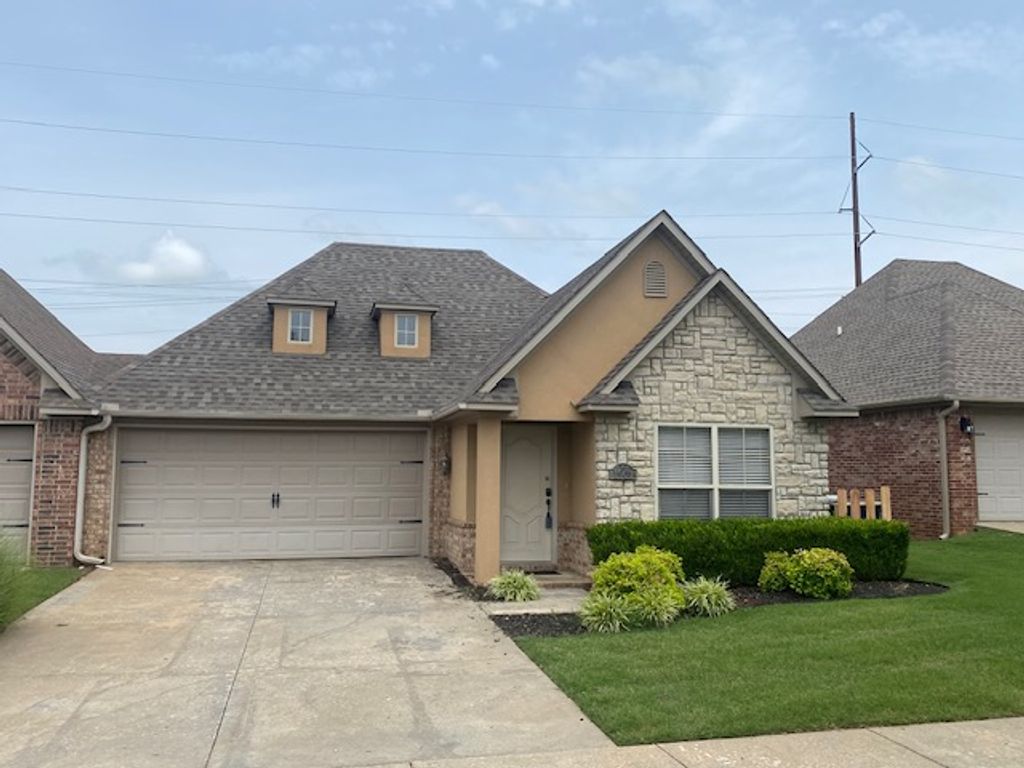 1901 Stonegrove Road, Bentonville, AR 72713